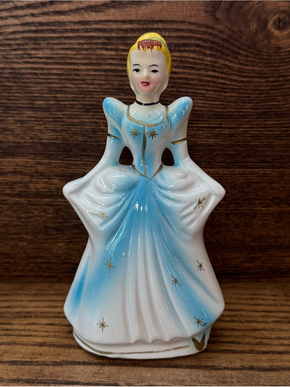 Vintage 1960 Walt Disney Cinderella Figurine Wales Pottery Japan